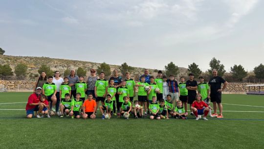 M�S DE CIEN NI�OS Y NI�AS PARTICIPAN EN LA ESCUELA DEPORTIVA PB TOTANA�SANTA EULALIA DURANTE EL CURSO 2024/2025