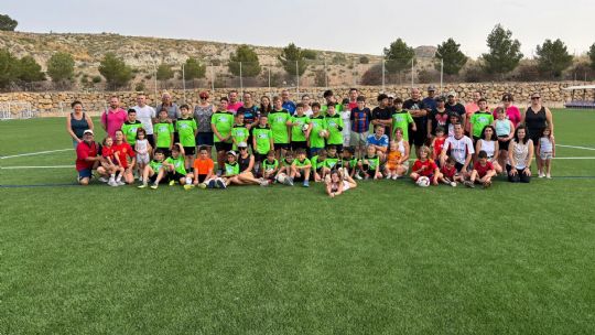 M�S DE CIEN NI�OS Y NI�AS PARTICIPAN EN LA ESCUELA DEPORTIVA PB TOTANA�SANTA EULALIA DURANTE EL CURSO 2024/2025