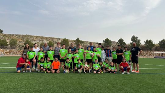 M�S DE CIEN NI�OS Y NI�AS PARTICIPAN EN LA ESCUELA DEPORTIVA PB TOTANA�SANTA EULALIA DURANTE EL CURSO 2024/2025