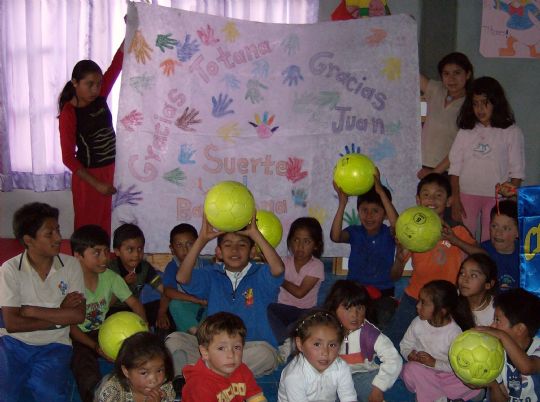 LA PEA BARCELONISTA DE TOTANA ENVIA MATERIAL DEPORTIVO A ATLANGATEPEC (MJICO)